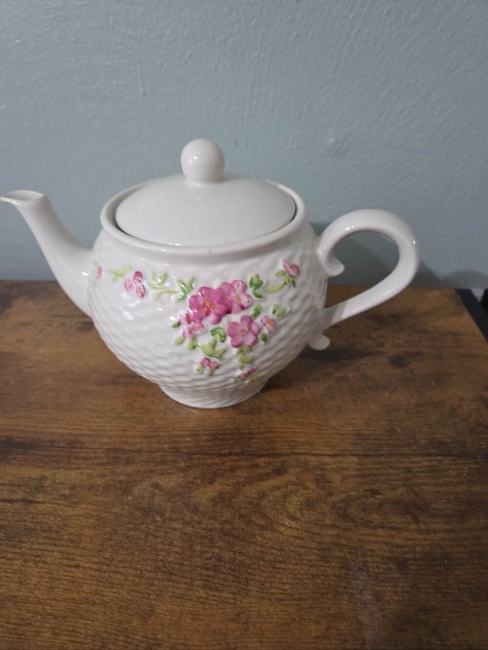 Vintage 1985 Teleflora Teapot White Basketweave Punk Floral Cottagecore.